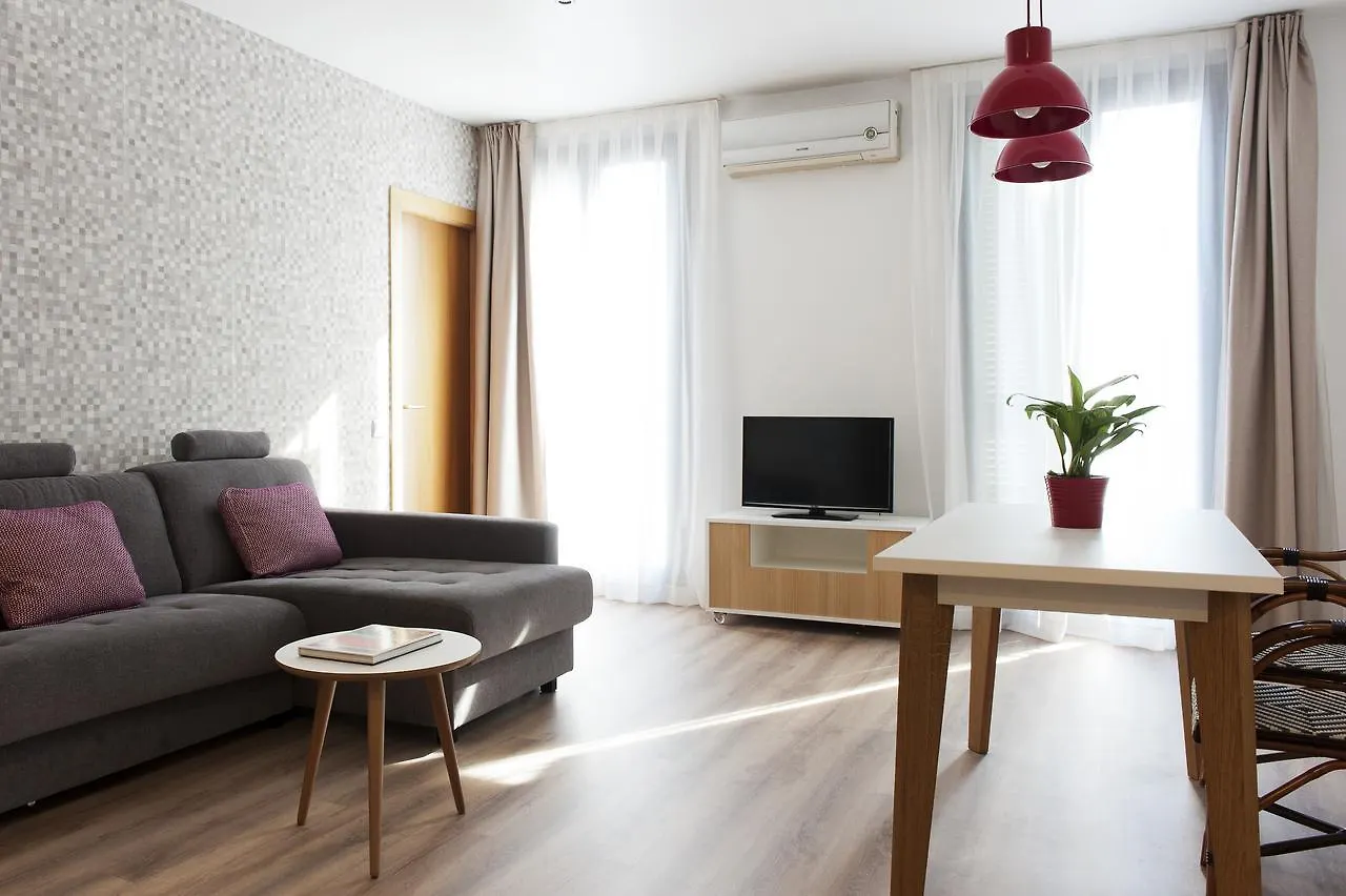 Mh Apartments S. Familia Barcelona