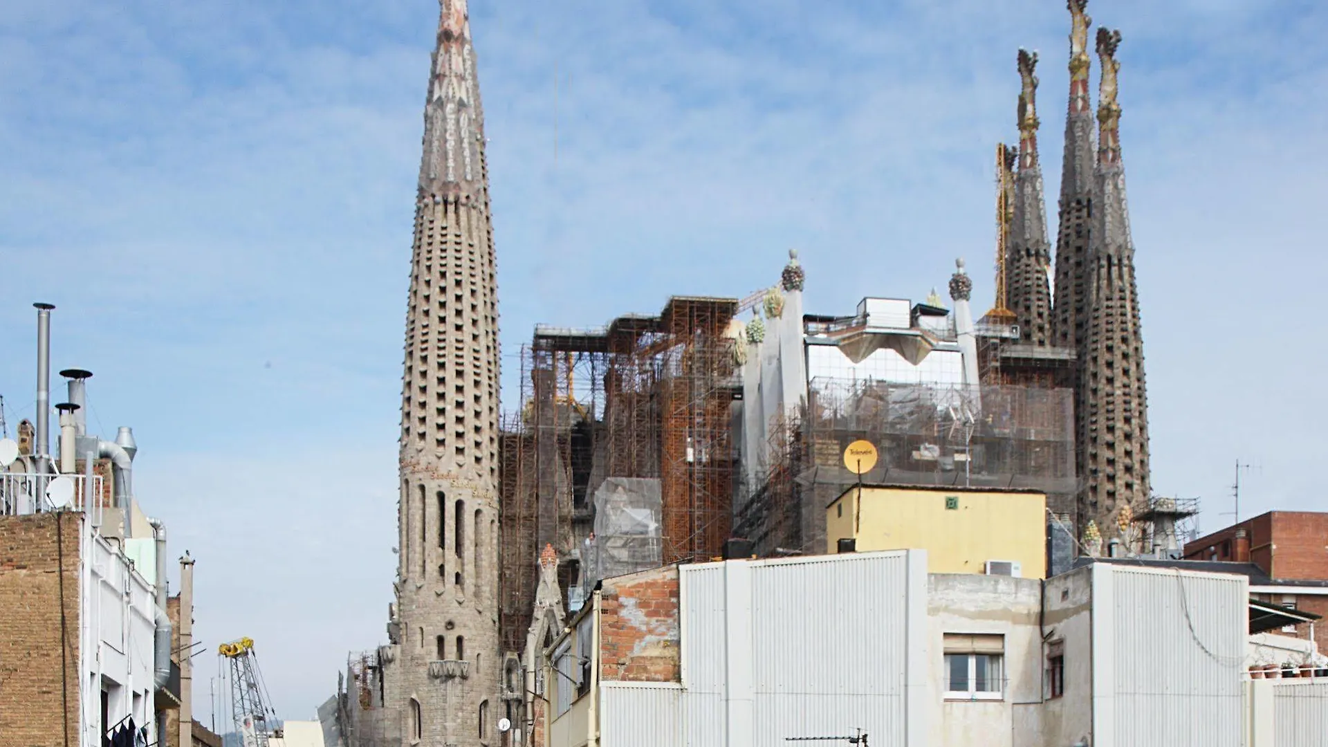 Mh Apartments S. Familia Barcelona 0*,