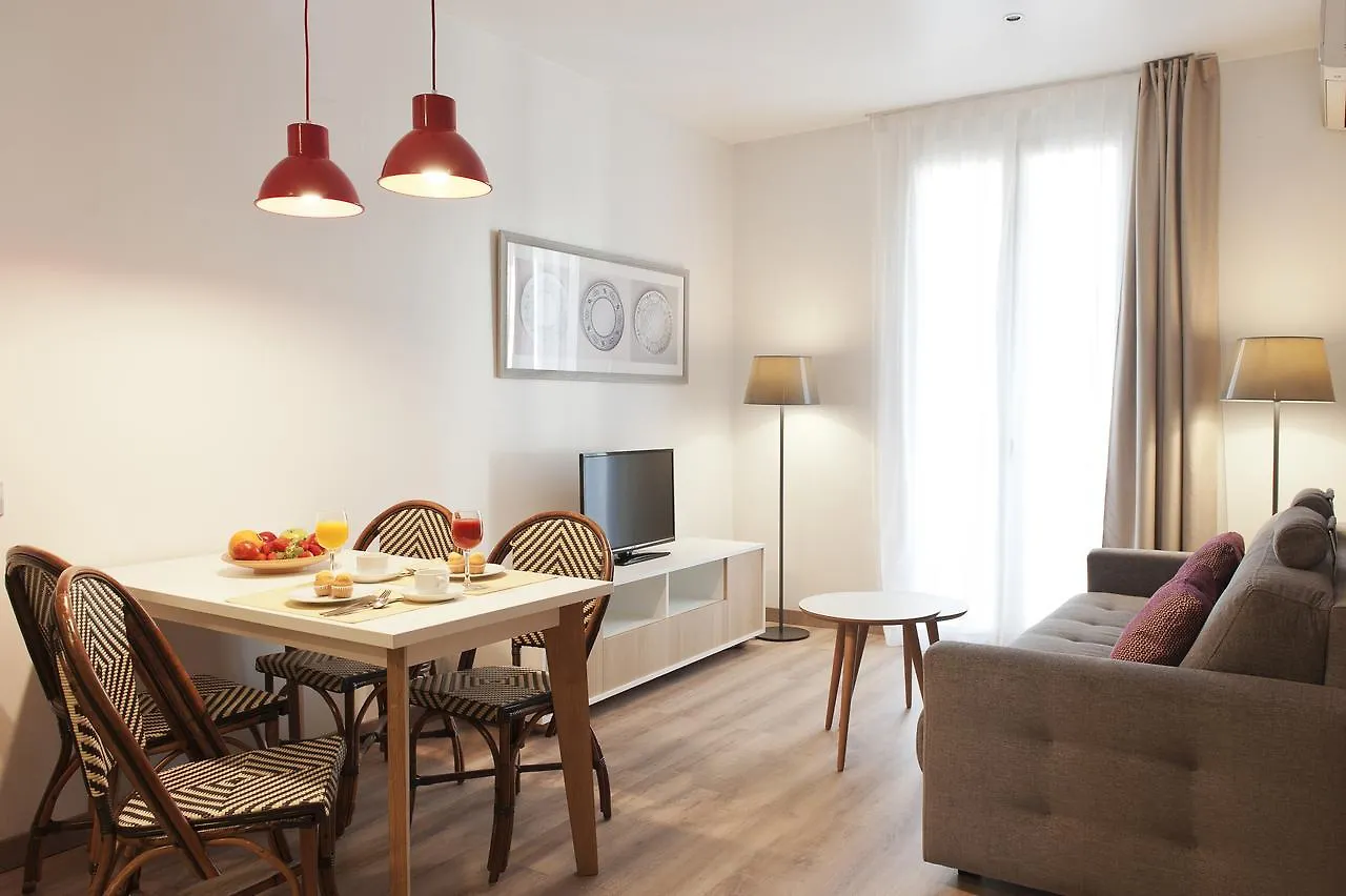 Mh Apartments S. Familia Barcelone