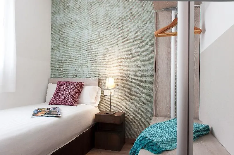 Mh Apartments S. Familia Barcelone 0*,  Espagne