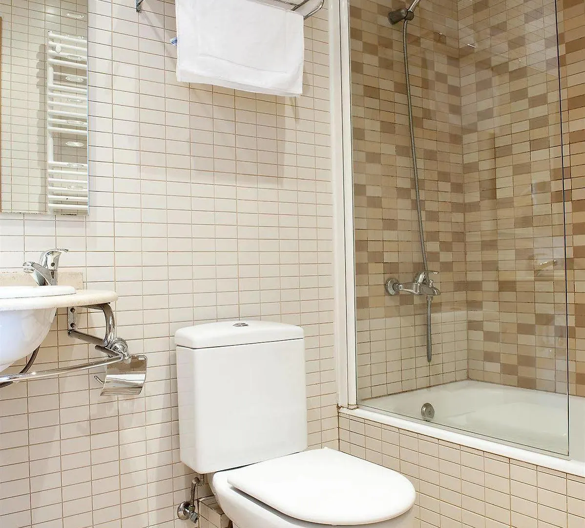 Mh Apartments S. Familia Barcelone