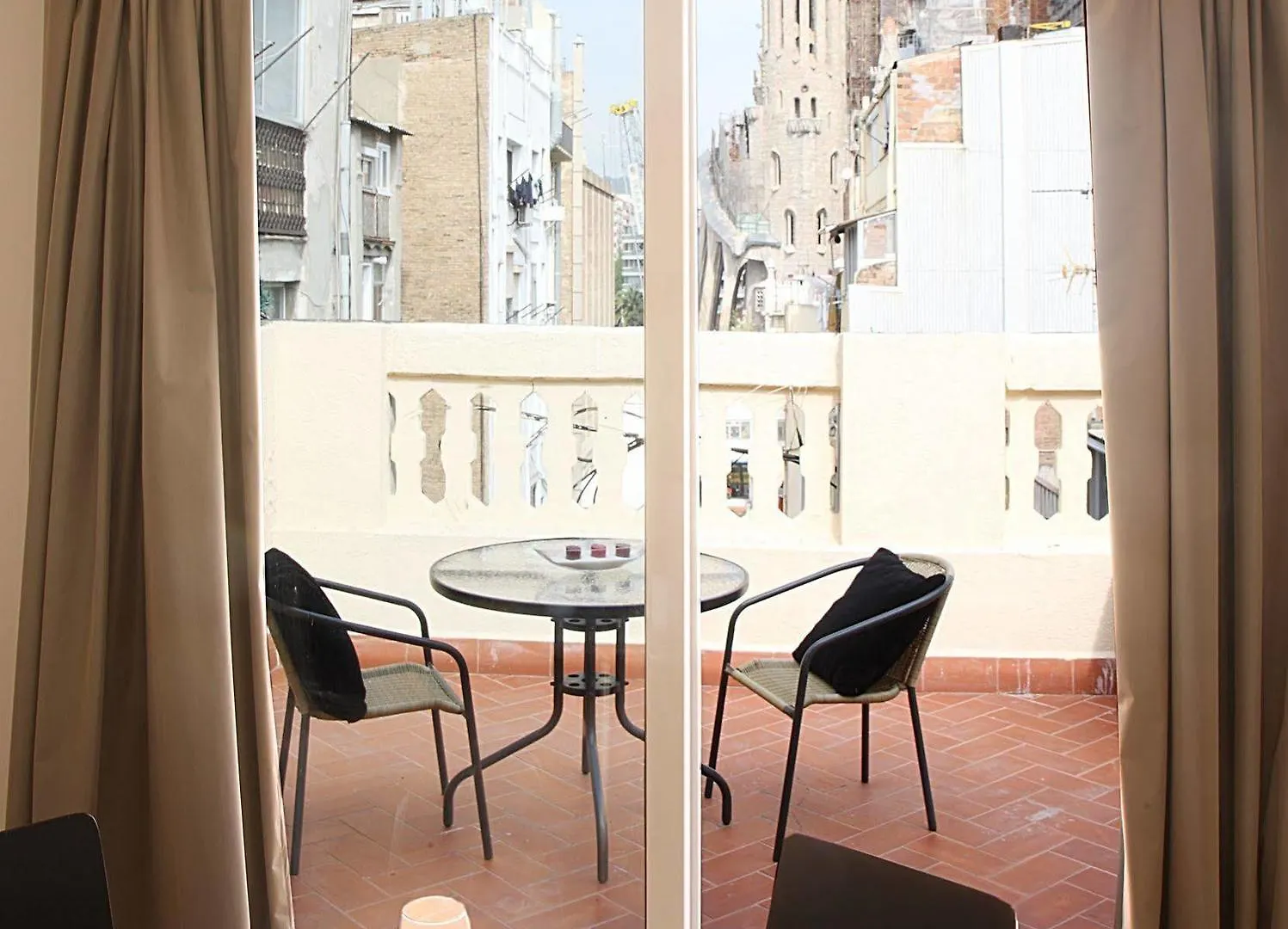 Mh Apartments S. Familia Barcelone